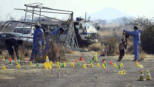 Fusillade des mineurs en Afrique du Sud: réactions indignées  4207755