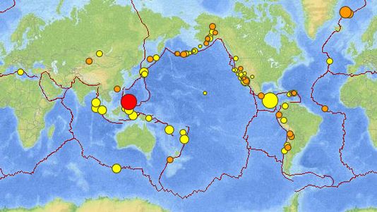 La carte de l'activité sismique dans le monde, avec le séisme aux Philippines (point rouge). [USGS]