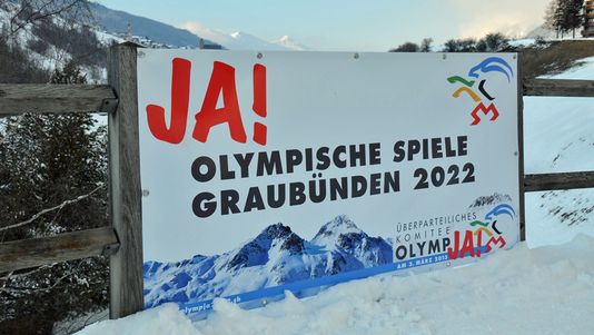 La campagne pour des Jeux Olympiques aux Grisons en 2022. [Gaël Klein. - RTS]