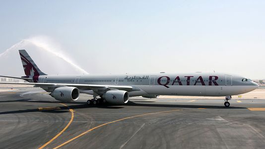 Un Airbus A340 de Qatar Airways. Un appareil de ce type a failli entrer en collision avec un autre Airbus au-dessus de Schaffouse en 2010. [AFP PHOTO/KARIM JAAFAR  - AFP]