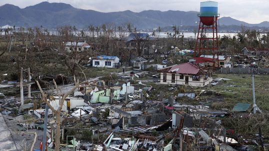 Un typhon d'une rare violence s'est abattu sur les Philippines, causant la mort de plus de 1000 personnes. [Erik De Castro - Reuters]