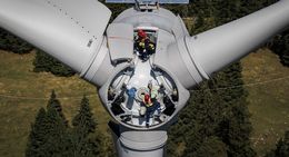 Les éoliennes du site de Sainte-Croix ont été mises en production début janvier 2024. [Valentin Flauraud - Keystone]