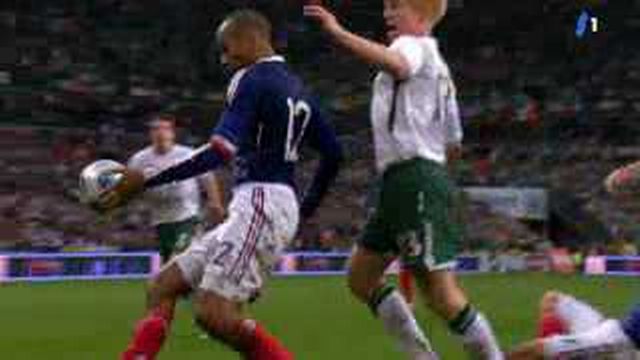 Football: retour sur la main de Thierry Henry avec Philippe Leuba, ancien arbitre FIFA