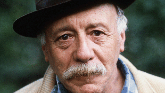 Maurice Chappaz (1916-2009), photographié en 1997 au Châble. [keystone]