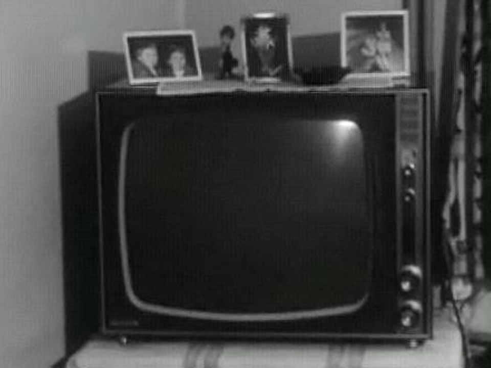 Le poste de télévision au salon [TSR 1967]