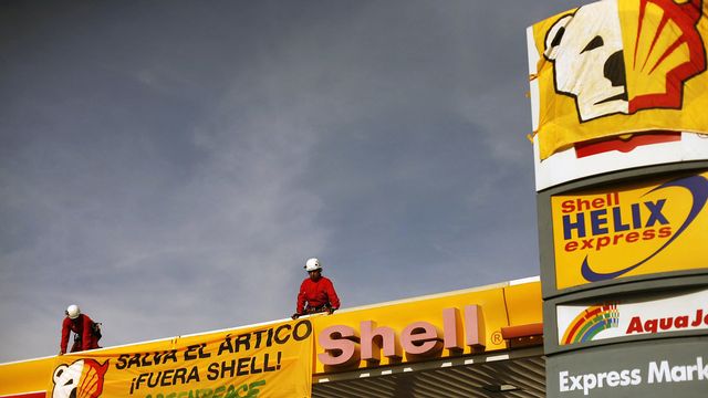 Manifestation de Greenpeace contre les projets arctiques de Shell. [AFP]