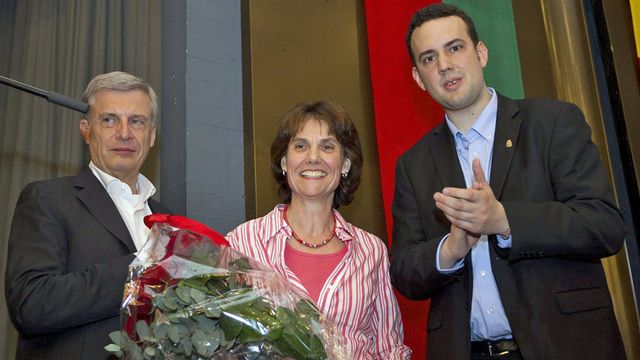 Anne Emery-Torracinta entre Manuel Tornare et Romain de Sainte-Marie le 24 mars 2012 au congrès du PS genevois. [Salvatore Di Nolfi - Keystone]