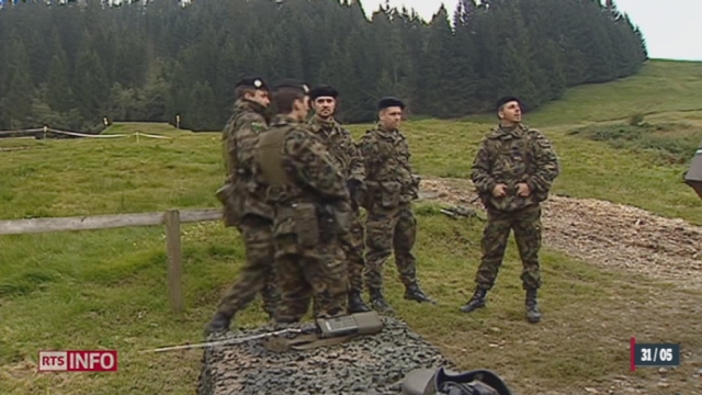 Armée suisse: deux tiers des personnes sondées par l'EPFZ se disent favorable au service obligatoire [RTS]