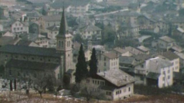 Le village de Leytron en 1981. [RTS]