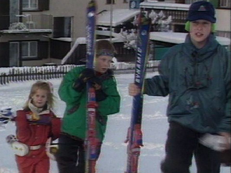 Le prince William et Harry à Klosters en 1995 [RTS]