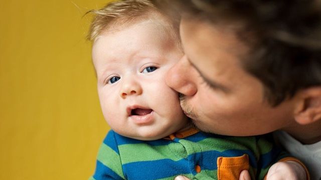 Le Conseil fédéral n'introduit pas de congé parental et de congé paternité. [Cultura Creative - JFCreatives - AFP]