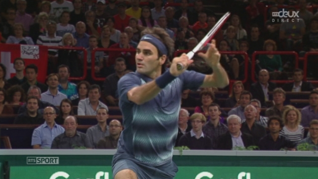 Demi-finales. Roger Federer (SUI) - Novak Djokovic (SRB) (1re manche: 2-1). Le Suisse réussit brillamment le break [RTS]