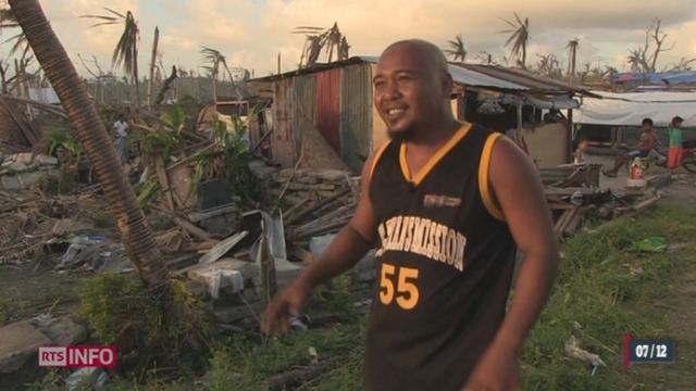 Typhon aux Philippines: les rescapés de Guiuan ont trouvé refuge chez le barbier de la ville [RTS]