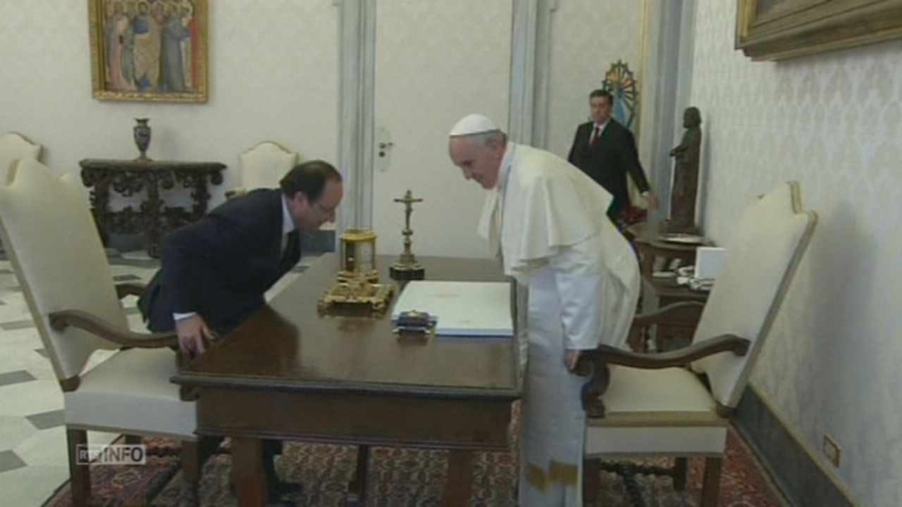 François Hollande rencontre le pape au Vatican [RTS]