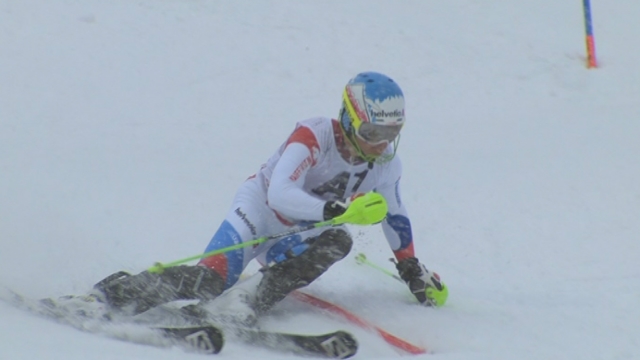 Slalom messieurs, 1re manche: Luca Aerni réalise une super performance [RTS]