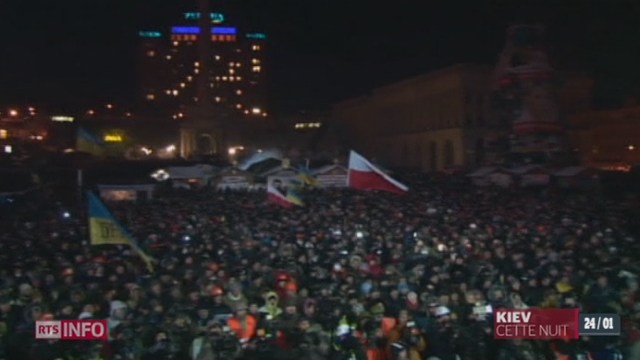 Tensions politiques en Ukraine: les manifestants ont dressé de nouvelles barricades dans le centre de Kiev [RTS]