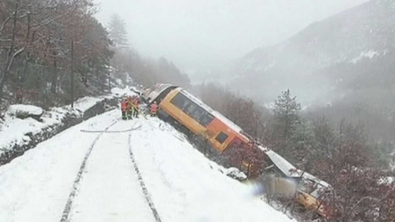 Le déraillement d'un train en France fait deux morts [RTS]