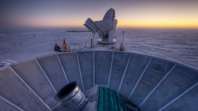 La percée en cosmologie a résulté d'observations effectuées avec le télescope BICEP2, situé dans l'Antarctique [AP Photo/Steffen Richter - Keystone]