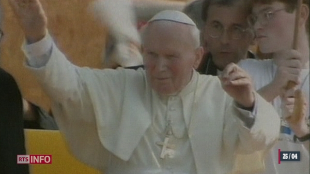 Ce dimanche à Rome, le pape François va canoniser ses deux prédécesseurs [RTS]