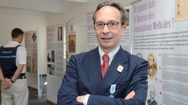 Le Dr Alessandro de Franciscis, président du Bureau des Constatations Médicales de Lourdes. [Rémy Gabalda - AFP]