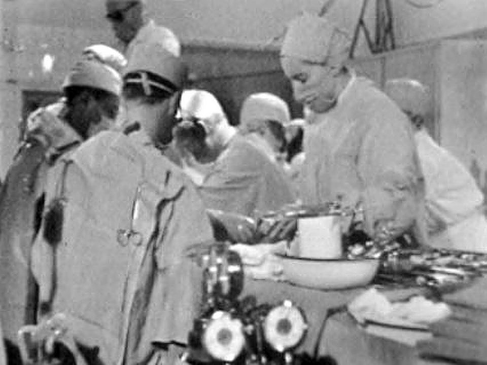 L'hôpital de Lausanne effectue sa 123e opération à coeur ouvert en 1963. [RTS]