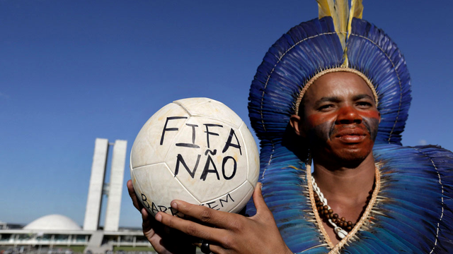 La FIFA est au coeur de toutes les critiques à quelques jours du Mondial. [Eraldo Peres - AP/Keystone]
