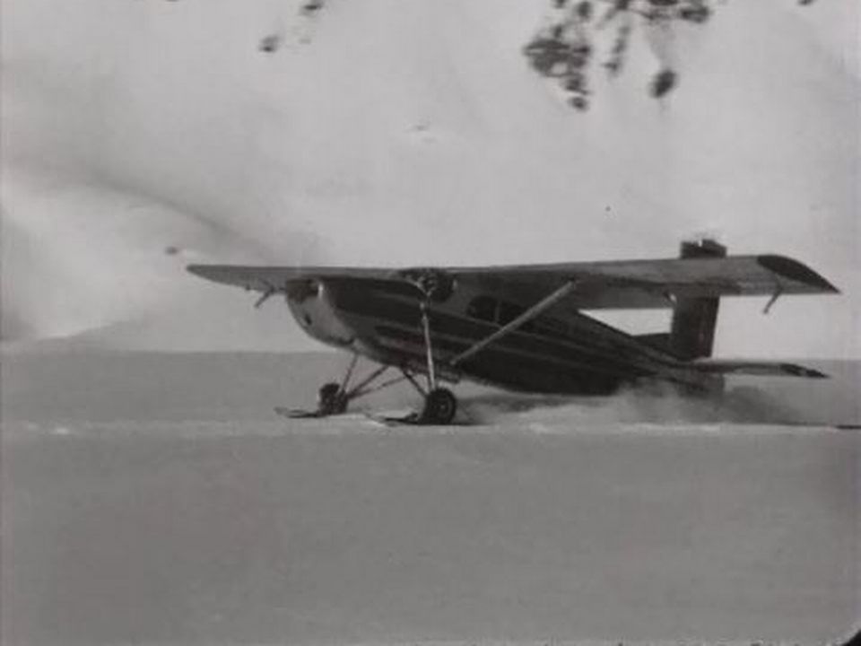 Lancement du Pilatus PC6 qui permet de se poser sur les glaciers. [RTS]