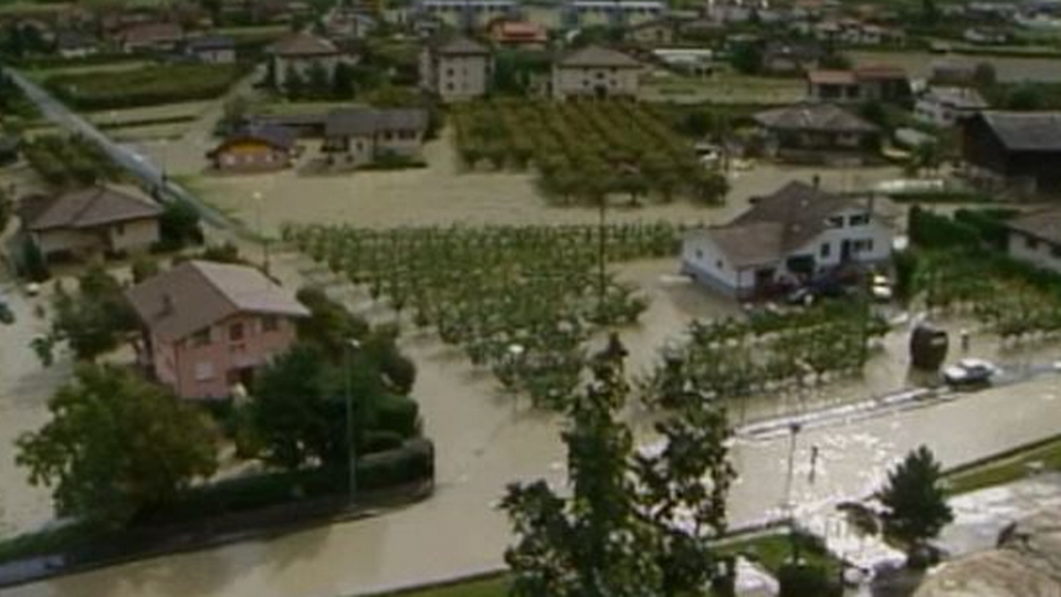 Saillon inondé en 2000. [RTS]