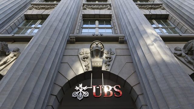 Certains employés d'UBS ne pourront plus se rendre en France, pas même pour faire leurs commissions. [Alessandro Della Bella - Keystone]