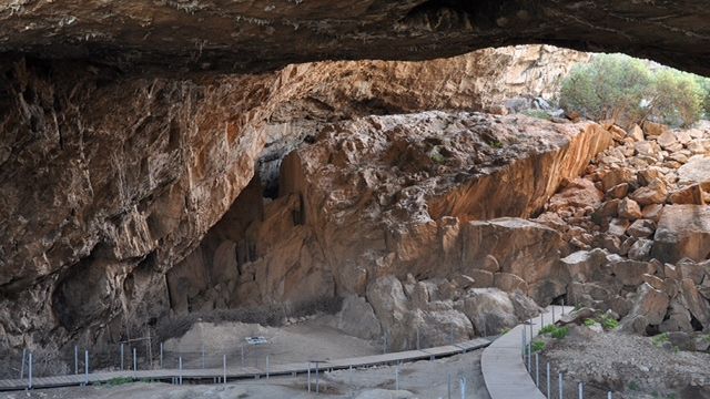 Cette grotte, située dans le Péloponnèse, est le point de départ de l'expédition Terra Submersa. [Virginie Confino - RTS]
