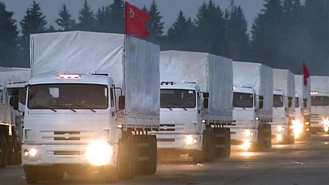 Le convoi humanitaire russe à destination de l'Ukraine est composé de 280 camions. [Ap Photo/RTR - Keystone]