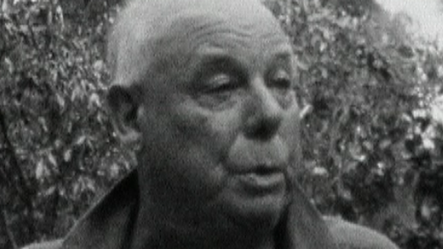 Jean Renoir sur le tournage de <i>Déjeûner sur l'herbe<-i> en 1959. [RTS]