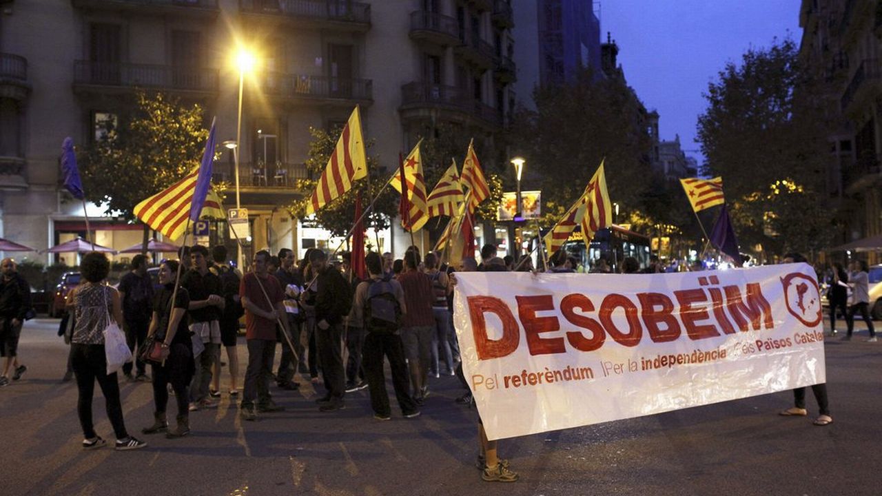 Il n’aura pas fallu deux jours au gouvernement espagnol pour saisir le tribunal constitutionnel. Et s’opposer ainsi au référendum catalan annoncé pour le 9 novembre. [Alejandro Garcia - EPA - Keystone]