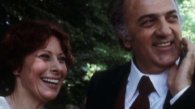 Federico Fellini et Magali Noël en 1976. [RTS]
