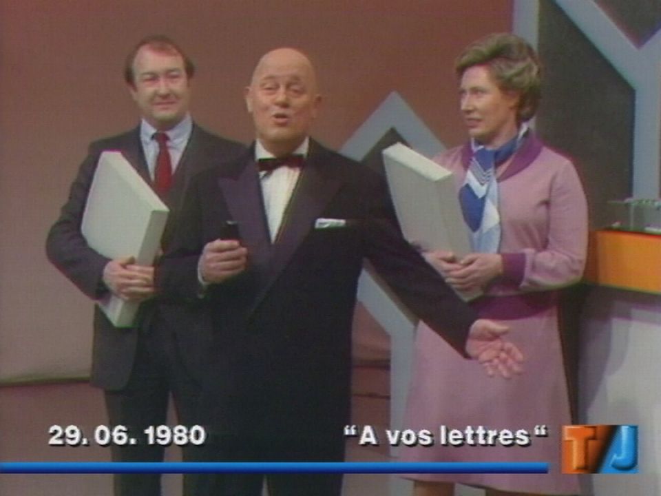 Georges Hardy présentant la dernière émission d'A vos lettres en 1980. [RTS]