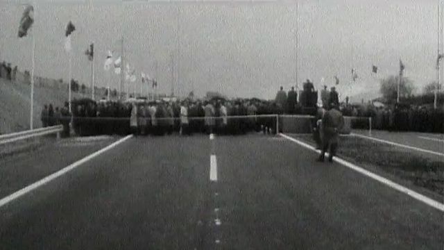 Cérémonie d'inauguration de l'autoroute Genève Lausanne le 24 avril 1964.jpg [RTS]