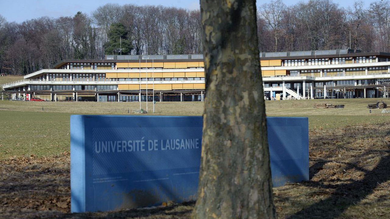 Le bâtiment Unithèque abrite la Bibliothèque Cantonale et Universitaire sur le campus de l' Université de Lausanne. [Laurent Gilliéron - Keystone]