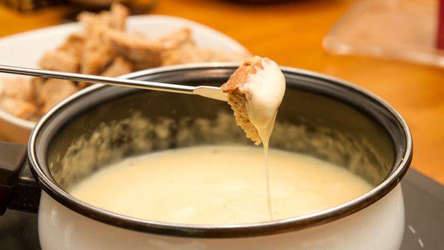 Une fondue est-elle plus que la somme de ses ingrédients? [© blende40 - Fotolia]