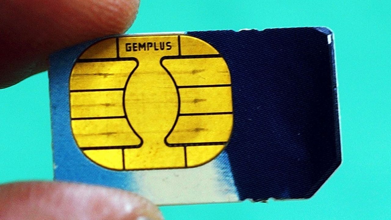Une carte SIM Swisscom, fabriquée par Gemplus, devenue Gemalto après une fusion. [Keystone]