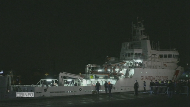 Arrivée des survivants du naufrage en Sicile [RTS]