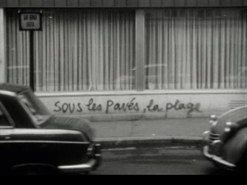 En 1968, les slogans fleurissent à Paris. [RTS]