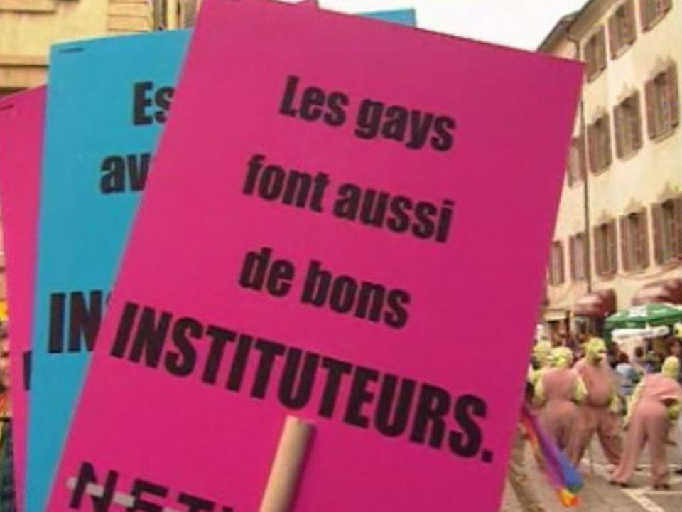 Pancartes de la Pride de Sion, 2001 [RTS]