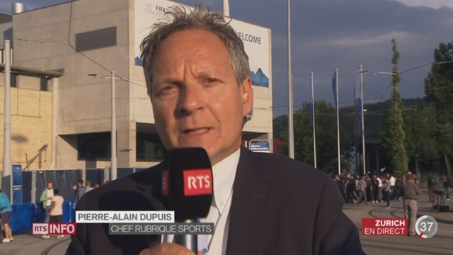 FIFA: les commentaires de Pierre-Alain Dupuis à Zurich [RTS]