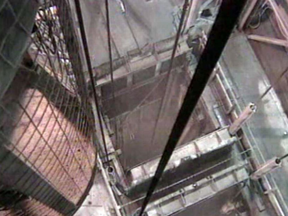 Un ascenseur permettra aux ouvriers d'accéder au chantier.