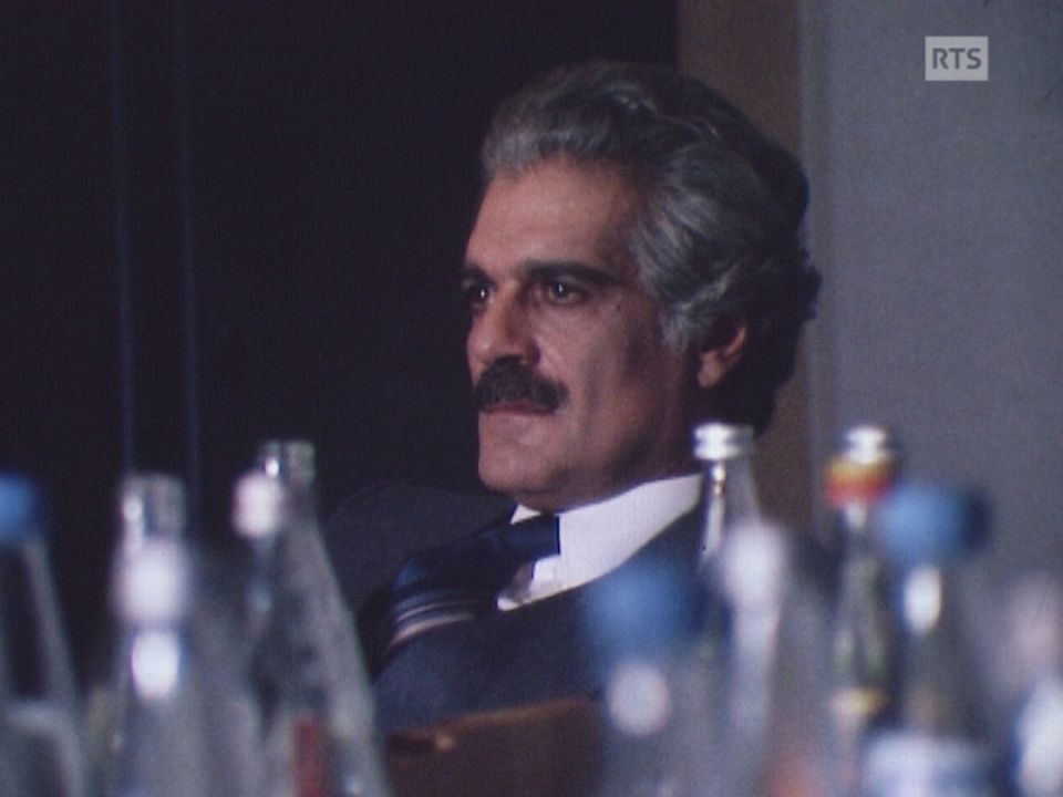 Omar Sharif sur le tournage du film "La martingale" en 1983. [RTS]