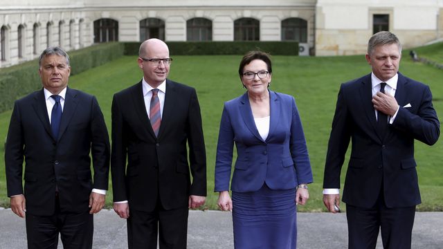 Les Premiers ministres de la Hongrie, la République tchèque, la Pologne et la Slovénie à Prague. [David W Cerny - Reuters]