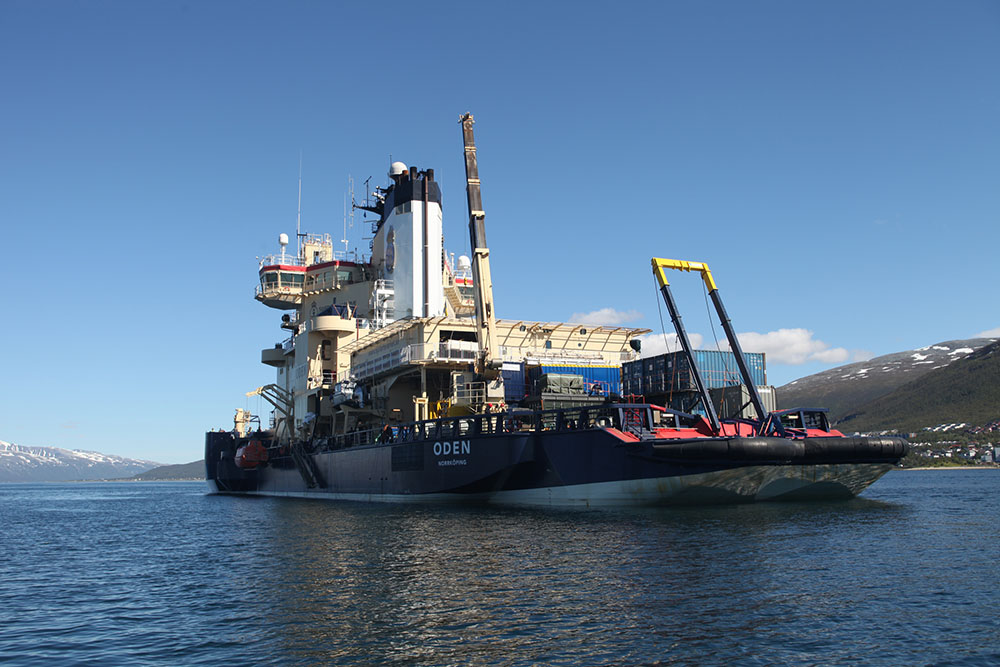 L'Oden avant son départ dans la baie de Tromso en Norvège.