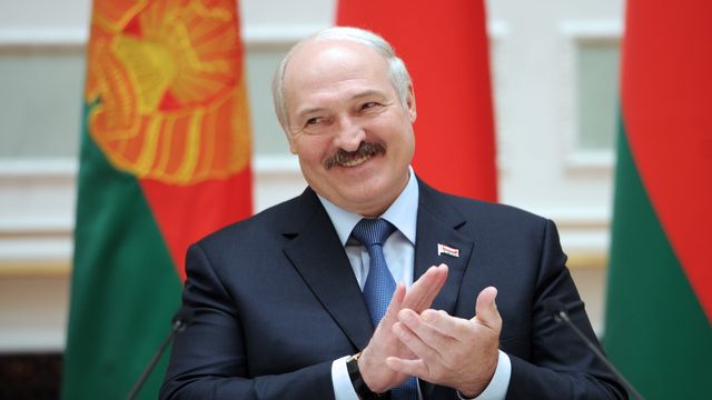 Le président biélorusse Alexandre Loukachenko a été réélu dimanche avec plus de 83% des voix. [Sergei Gapon - AFP Photo]