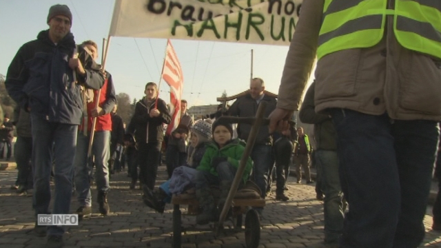 Des milliers d'agriculteurs manifestent à Berne [RTS]