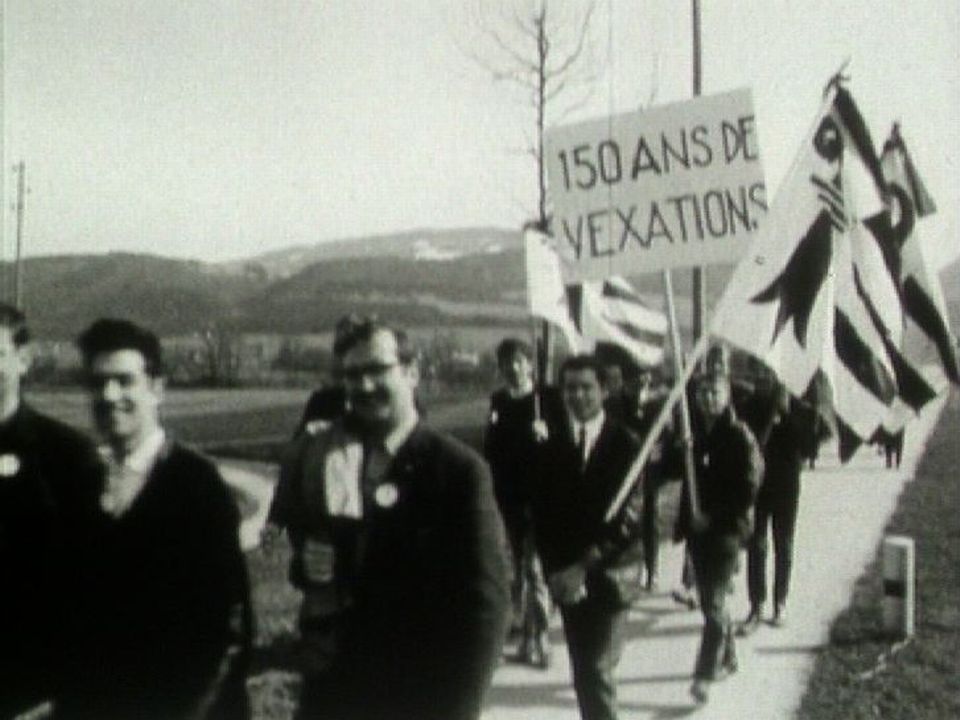 Manifestation de partisans de l'autonomie jurassienne, années 60. [RTS]